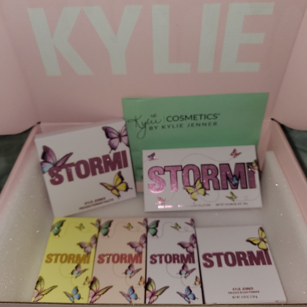 🦋New Full Collection Kylie x Stormi - Picture 3 of 8